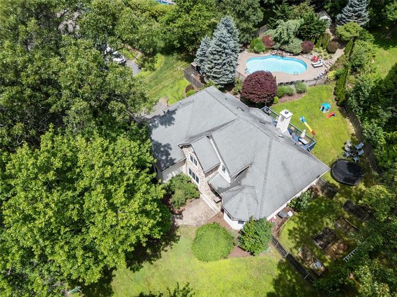 33 Midway Road