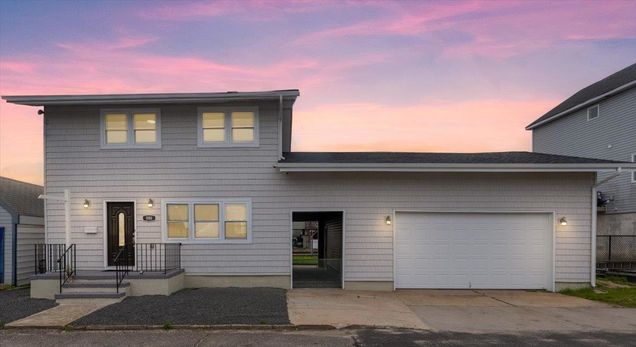 886 S 8th Street