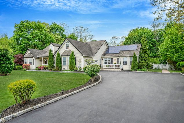 8 Emerald Court Moriches, NY House Pending - Photo 1 of 46. Opens carousel modal