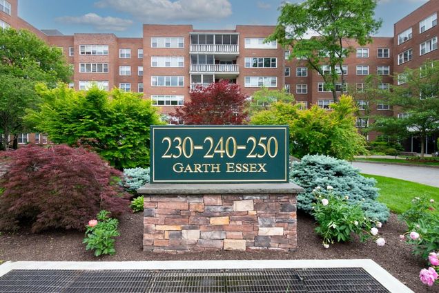 240 Garth Road Unit 2G2 Scarsdale, NY House Active - Photo 1 of 14. Opens carousel modal