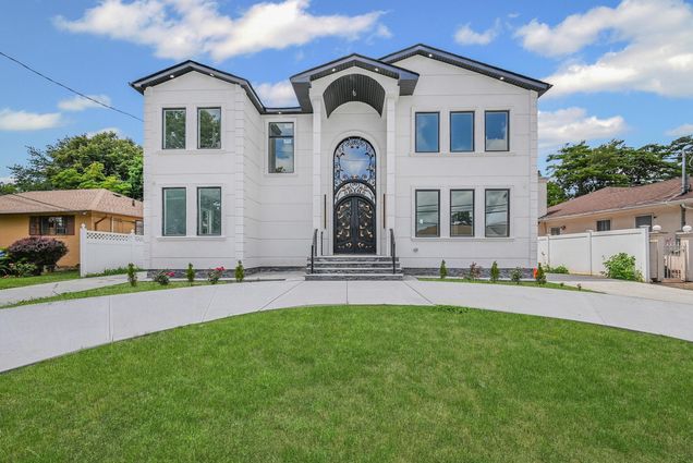 892 Barry Drive W Valley Stream, NY House Active - Photo 1 of 47. Opens carousel modal