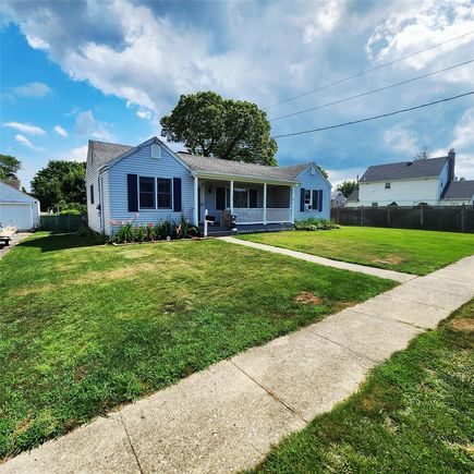 200 E 11th Street