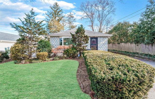 45 21 Iris Lane Great Neck, NY House Active - Photo 1 of 10. Opens carousel modal