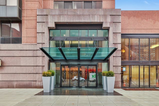 4 Martine Avenue Unit 518 White Plains, NY Condo Active - Photo 1 of 15. Opens carousel modal