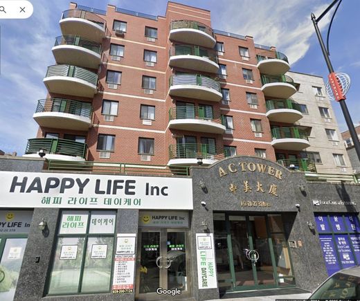 142 25 37th Avenue Unit 2E
