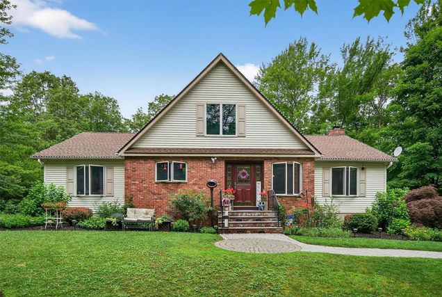189 School House Road