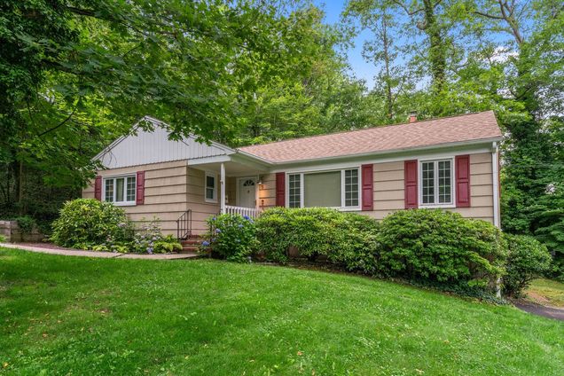5 Dogwood Road Northport, NY House Active - Photo 1 of 19. Opens carousel modal
