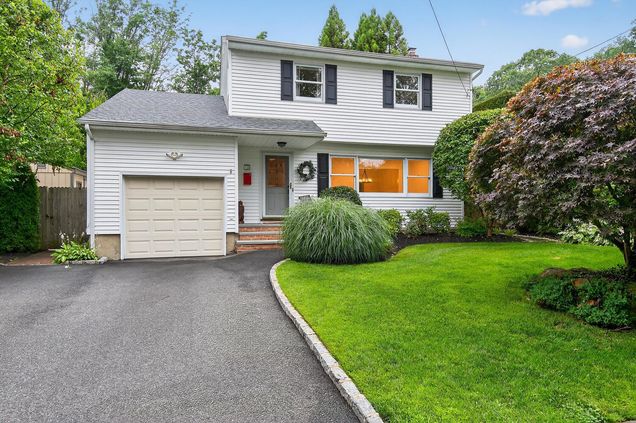 1a Briarwood Drive Huntington, NY House Active - Photo 1 of 16. Opens carousel modal