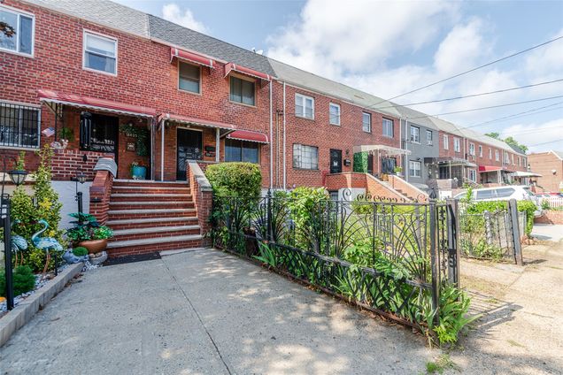 184 07 Henderson Avenue Hollis, NY House Active - Photo 1 of 17. Opens carousel modal