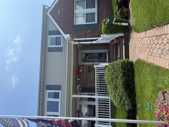 28 Lenox Avenue Westbury, NY Apartment Active - Photo 1 of 10. Opens carousel modal