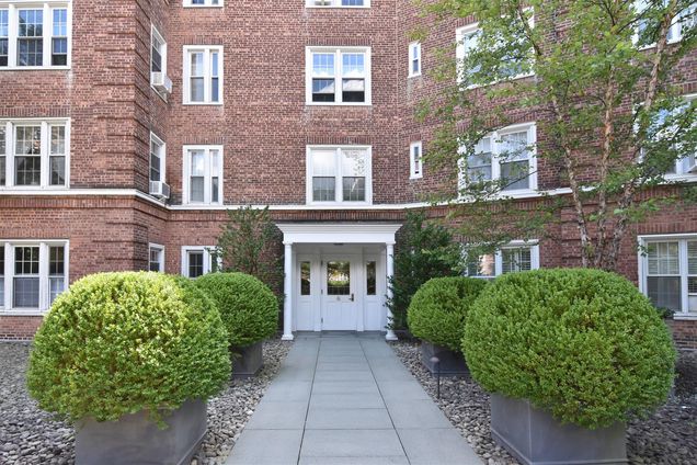 6 Midland Gardens Unit 2E