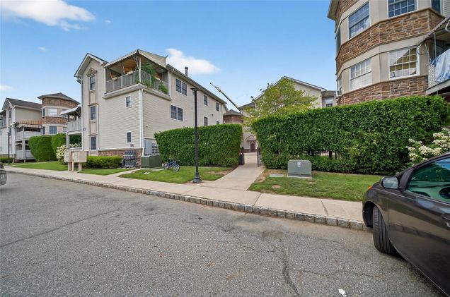 6 Horizon Court Unit 101 Monsey, NY Condo Active - Photo 1 of 32. Opens carousel modal