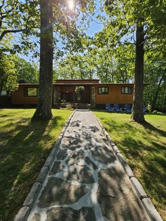 11 Cliff Court