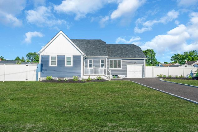 105 Commack Road