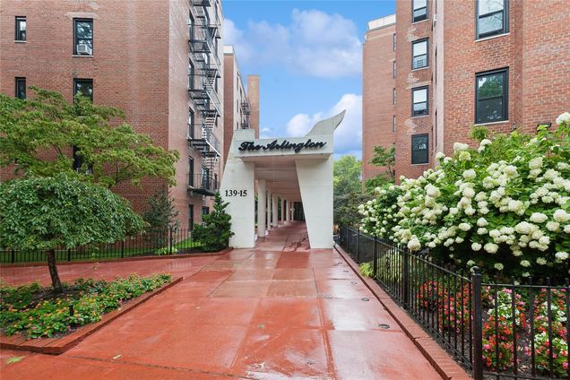 139 15 83 Avenue Unit 629