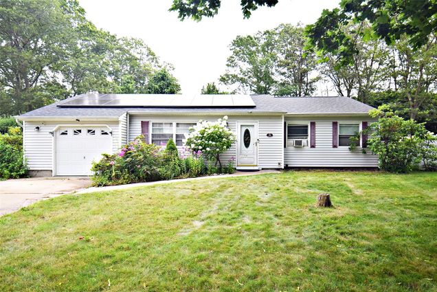 33 Timber Trail Lane Medford, NY House Active - Photo 1 of 19. Opens carousel modal