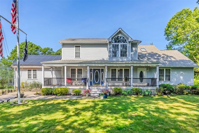 20 N Bernstein Manorville, NY House Coming Soon - Photo 1 of 25. Opens carousel modal