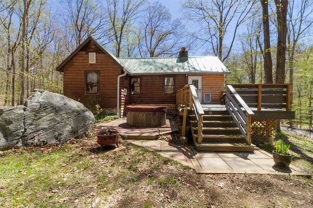 64 Palmer Trail