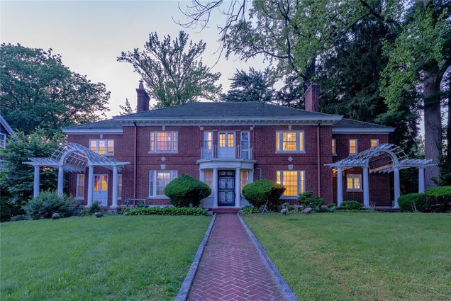 26 Overlook Circle New Rochelle, NY House Active - Photo 1 of 15. Opens carousel modal