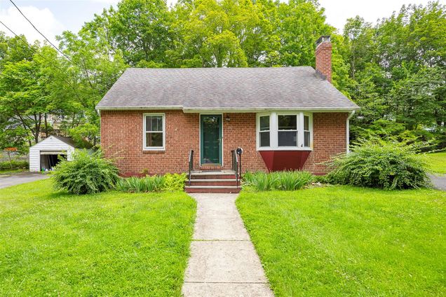32 N Oakwood Terrace