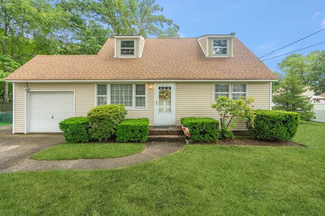 89 Rustic Road