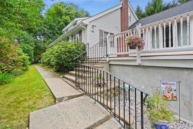 45 Worthington Drive W