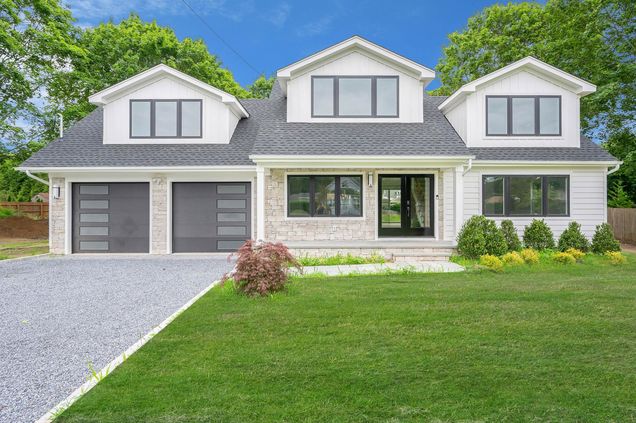 11 Bayview Avenue