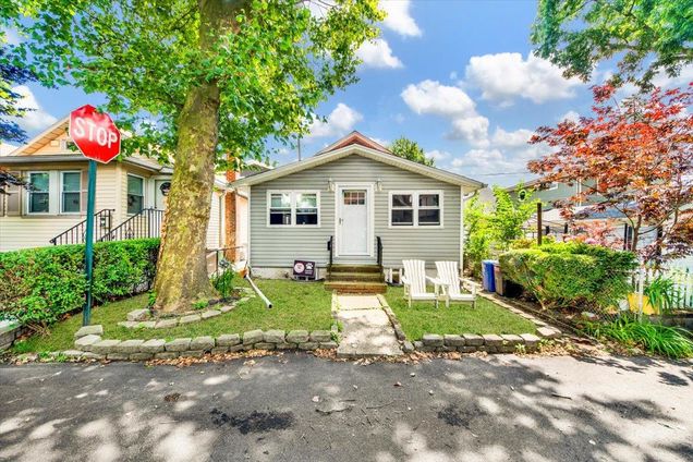 39 Chaffee Avenue Unit 39 Bronx, NY House Active - Photo 1 of 14. Opens carousel modal