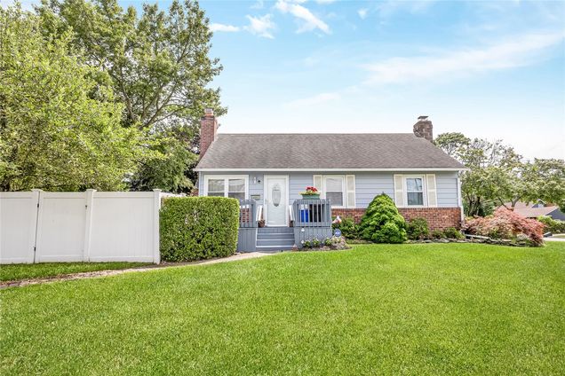 84 Parkdale Drive North Babylon, NY House Active - Photo 1 of 24. Opens carousel modal