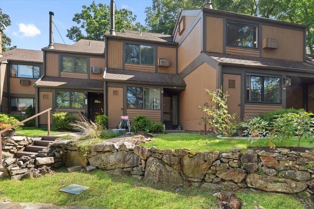 104 Round Hill Road Dobbs Ferry, NY Townhouse Active - Photo 1 of 15. Opens carousel modal
