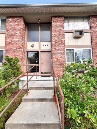 4 Rolling Way Unit D Peekskill, NY Condo Active - Photo 1 of 21. Opens carousel modal