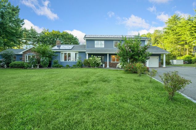 8 Caramel Court Commack, NY House Active - Photo 1 of 44. Opens carousel modal