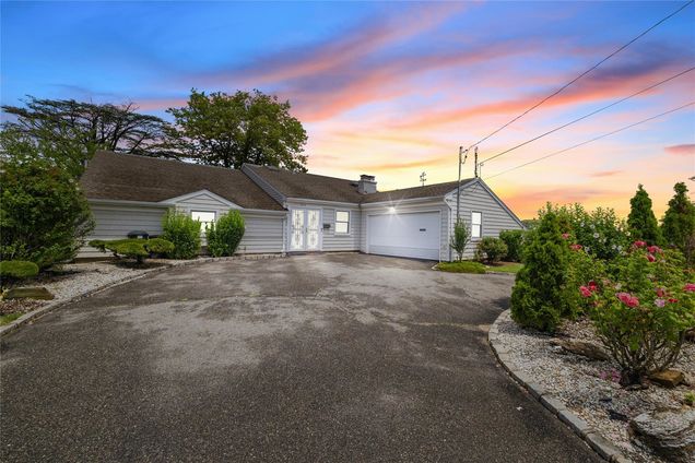 163 Mott Street Oceanside, NY House Active - Photo 1 of 47. Opens carousel modal