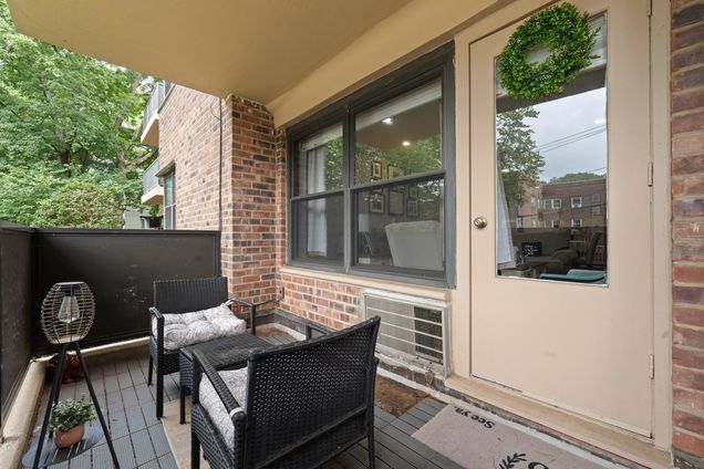 35 Knightsbridge Road Road Unit 1G Great Neck, NY House Active - Photo 1 of 28. Opens carousel modal