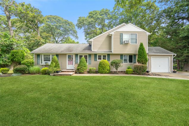 3 Lilly Court
