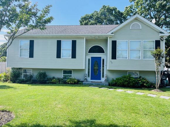 55 Pinewood Drive