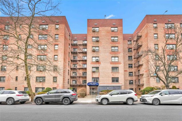 2950 137th Street Unit 6J