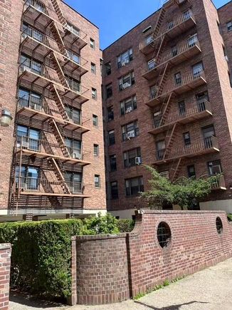 136 30 Sanford Avenue Unit 5L