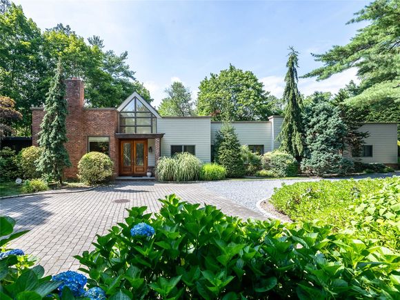3 West Drive