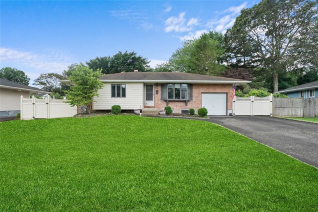 12 Donna Lane Commack, NY House Active - Photo 1 of 30. Opens carousel modal