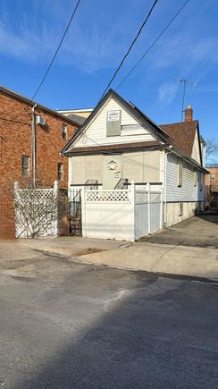 107 17 157th Street
