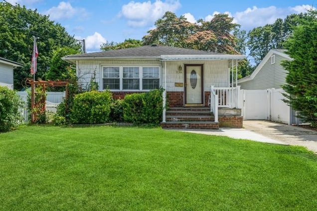 236 N Richmond Avenue Massapequa, NY House Active - Photo 1 of 26. Opens carousel modal