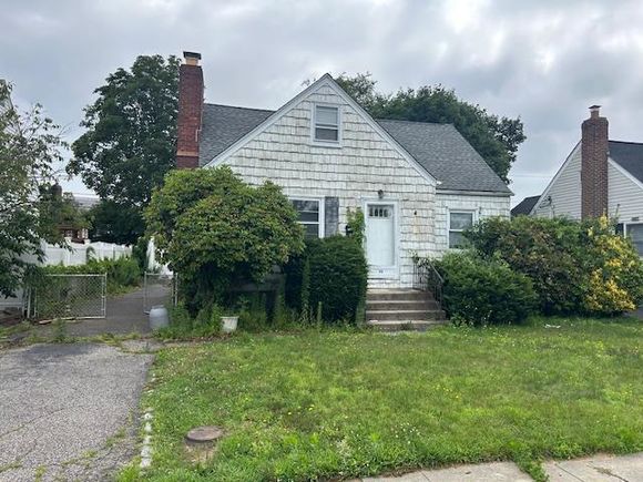 108 Lido Parkway Lindenhurst, NY House Active - Photo 1 of 18. Opens carousel modal