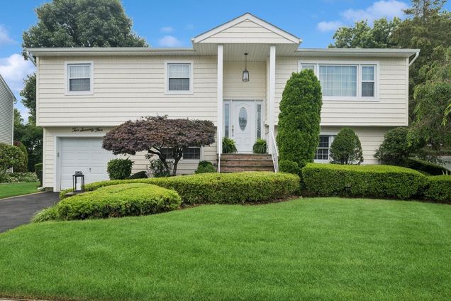 275 Garden Place West Hempstead, NY House Active - Photo 1 of 38. Opens carousel modal