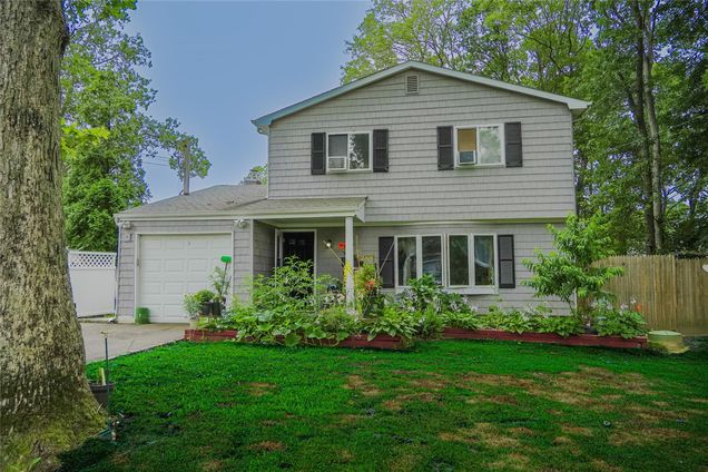 172 Hampton Avenue