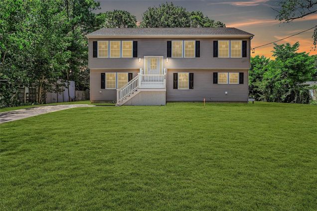 26 Coventry Avenue Mastic, NY House Active - Photo 1 of 40. Opens carousel modal