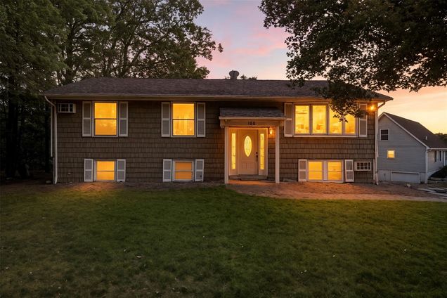135 Lake Shore Drive E