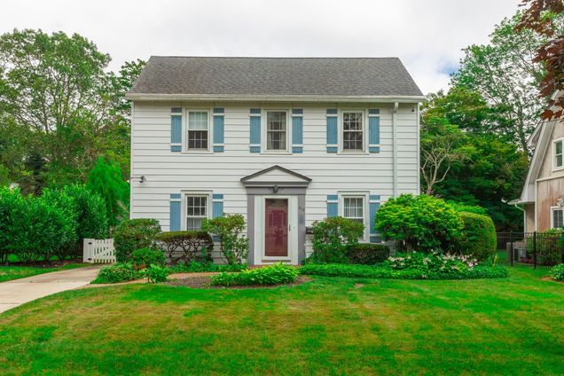 512 Manatuck Boulevard