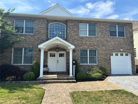 111 Hampton Way