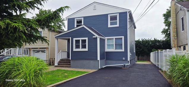 45 Venetian Prom Lindenhurst, NY House Active - Photo 1 of 23. Opens carousel modal